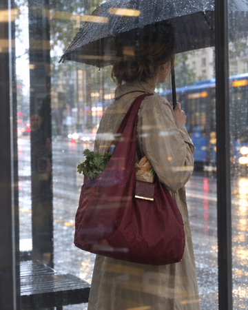 NOMO Keychain Tote in gebruik (foto: NOMO)