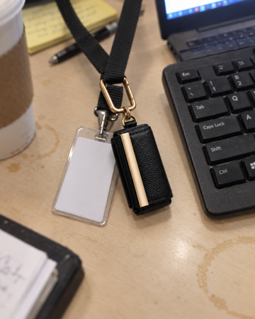 NOMO Keychain Tote in gebruik (foto: NOMO)