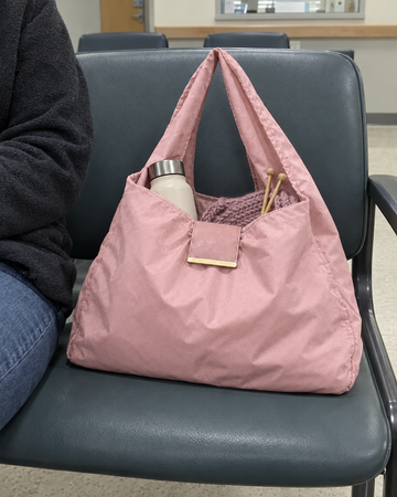 NOMO Keychain Tote in gebruik (foto: NOMO)