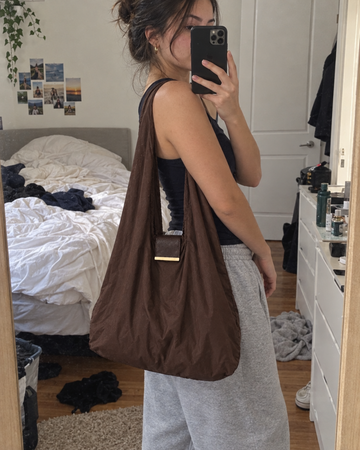 NOMO Keychain Tote in gebruik (foto: NOMO)