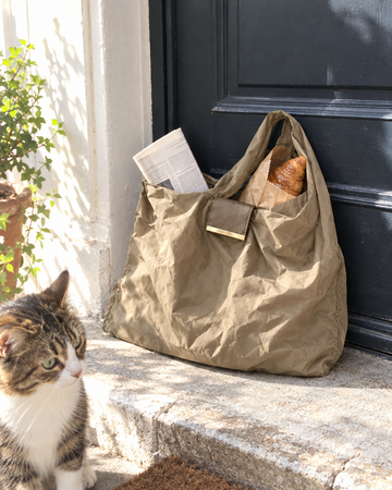 NOMO Keychain Tote in gebruik (foto: NOMO)