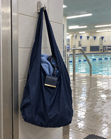NOMO Keychain Tote in gebruik (foto: NOMO)